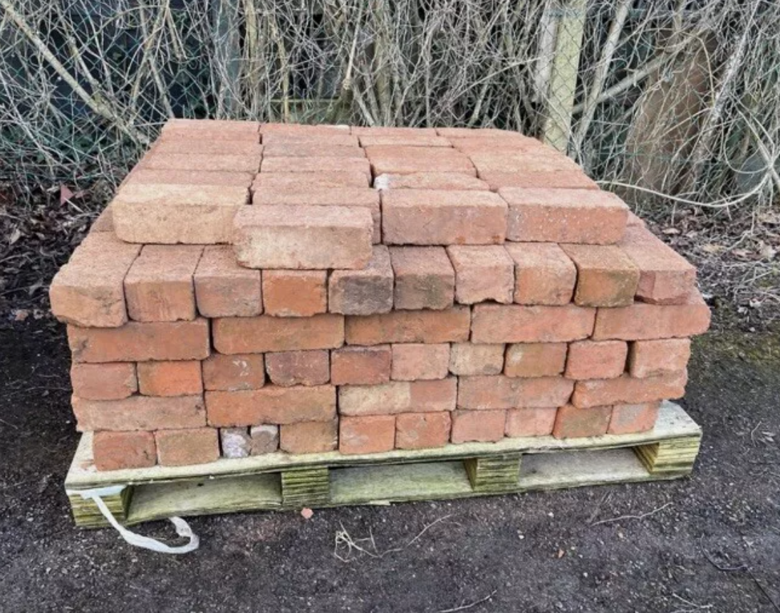 Reclaimed cheshire wirecut bricks | pallet of 200